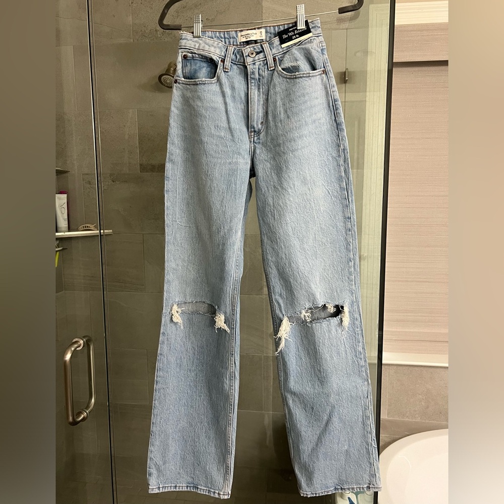 Abercrombie 90s relaxed high rise jean.